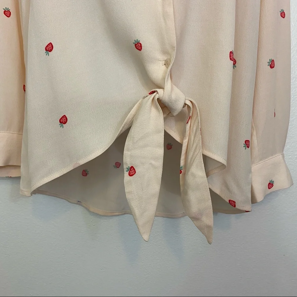 NWT Lauren Conrad. Ladies Size Medium Top - Picture 7 of 10